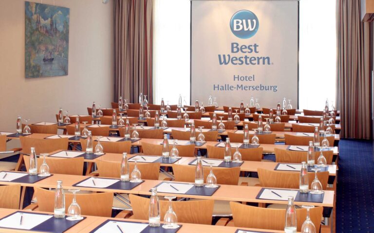 Tagung Bestwestern Halle Merseburg Bestuhlung Parlamentarisch